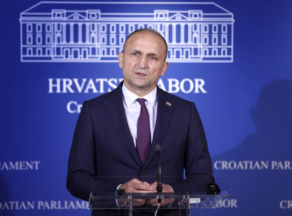 Foto: TANJUG/FOTO HINA/ DAMIR SENČAR