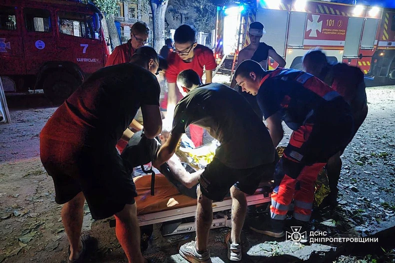 Rusija napala vojni kamp u Ukrajini, ubijeno i ranjeno najmanje 200 ljudi Foto: Ukrainian Emergency Service / Tanjug/AP