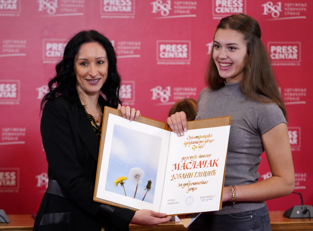 Ministarka Jelena Žarić Kovačević otvorila Dečiju nedelju i uručila nagradu Maslačak Foto: TANJUG/JADRANKA ILIĆ