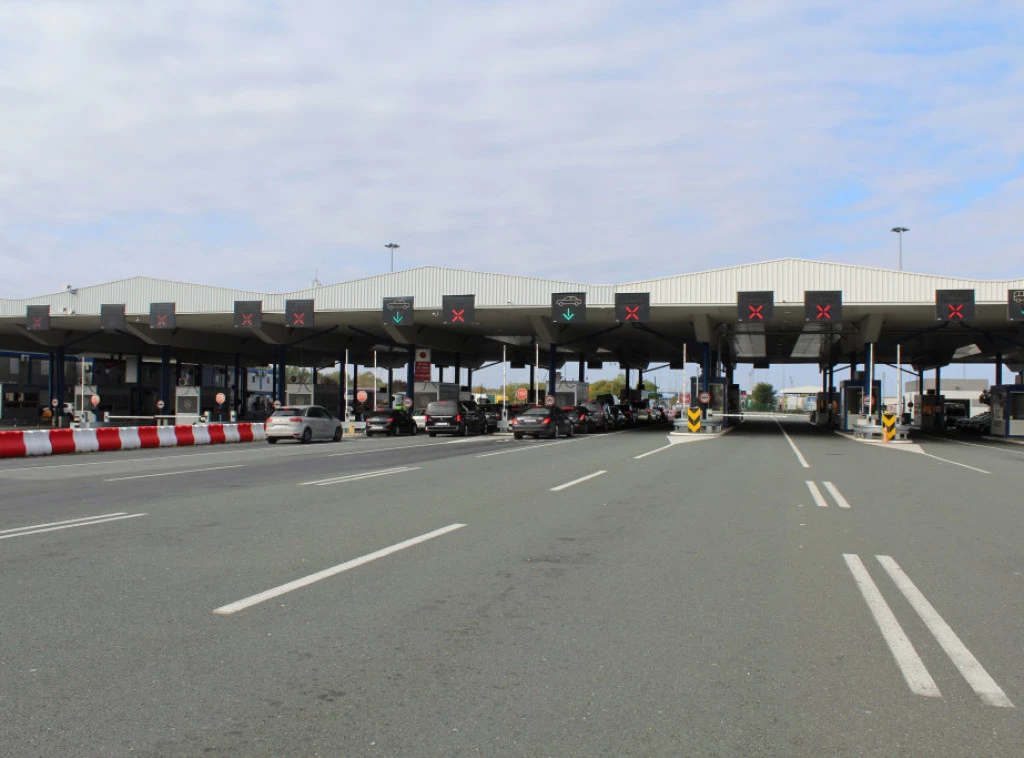 AMSS: Oprez zbog magle ujutro i uveče, nema zadržavanja na graničnim prelazima Foto: TANJUG/Saška Drobnjak